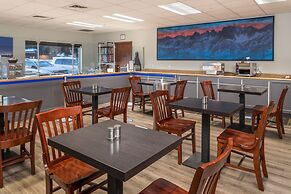 Wood River Inn & Suites