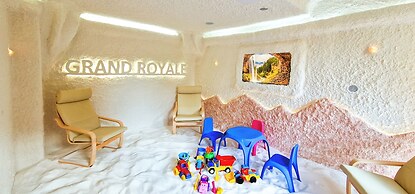 Grand Royale Apartment Complex & Spa