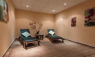 Grand Royale Apartment Complex & Spa
