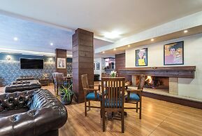 Grand Royale Apartment Complex & Spa