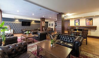 Grand Royale Apartment Complex & Spa