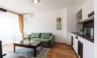 Grand Royale Apartment Complex & Spa