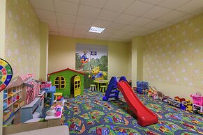 Grand Royale Apartment Complex & Spa