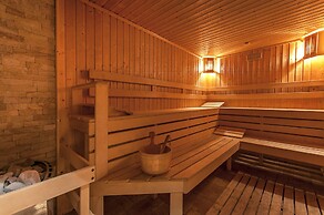 Grand Royale Apartment Complex & Spa