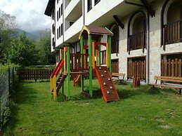 Grand Royale Apartment Complex & Spa