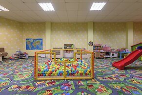 Grand Royale Apartment Complex & Spa