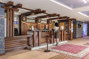 Grand Royale Apartment Complex & Spa