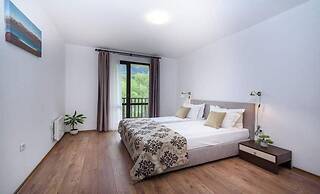 Grand Royale Apartment Complex & Spa