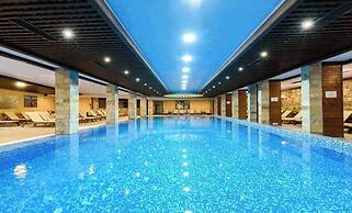 Grand Royale Apartment Complex & Spa