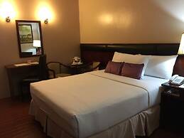 Allure Hotel & Suites