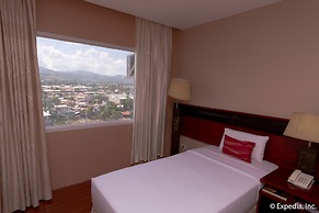 Allure Hotel & Suites