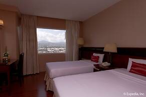 Allure Hotel & Suites