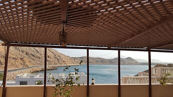 Al Ayjah Plaza Hotel