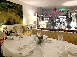 Carmo's Boutique Hotel