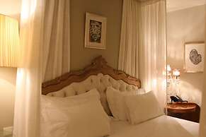 Carmo's Boutique Hotel