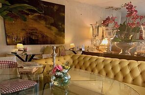 Carmo's Boutique Hotel