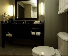 Holiday Inn Express Hotel & Suites Marion Northeast by IHG