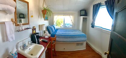 Driftwood Inn and Seaside Lodges