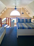 Driftwood Inn and Seaside Lodges