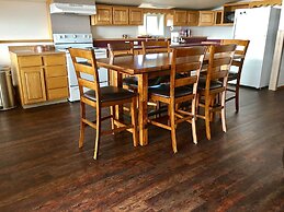 Driftwood Inn and Seaside Lodges