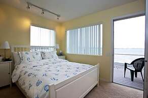 Driftwood Inn and Seaside Lodges