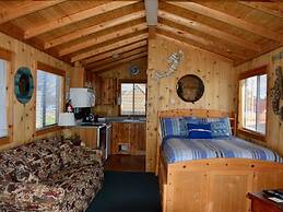 Driftwood Inn and Seaside Lodges