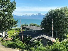 Driftwood Inn and Seaside Lodges