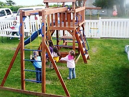 Driftwood Inn and Seaside Lodges