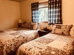 Driftwood Inn and Seaside Lodges