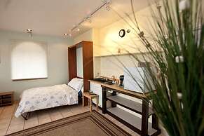 Driftwood Inn and Seaside Lodges