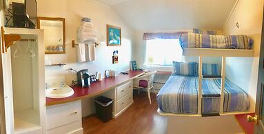 Driftwood Inn and Seaside Lodges