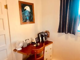 Driftwood Inn and Seaside Lodges