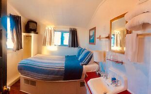 Driftwood Inn and Seaside Lodges