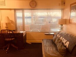 Driftwood Inn and Seaside Lodges