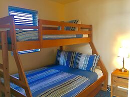 Driftwood Inn and Seaside Lodges