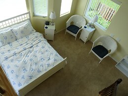 Driftwood Inn and Seaside Lodges