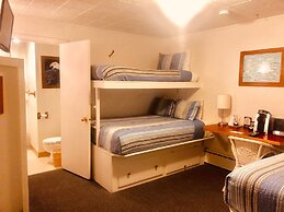 Driftwood Inn and Seaside Lodges