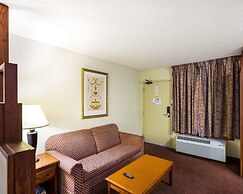 Rodeway Inn & Suites South of Fiesta Park