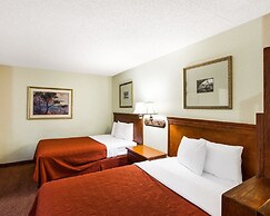 Rodeway Inn & Suites South of Fiesta Park
