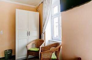 Landhotel Airport Inn