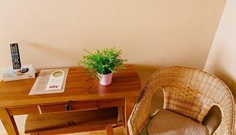 Landhotel Airport Inn