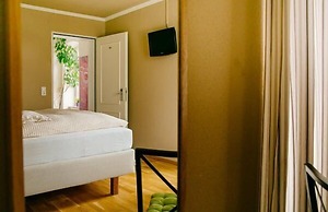Landhotel Airport Inn