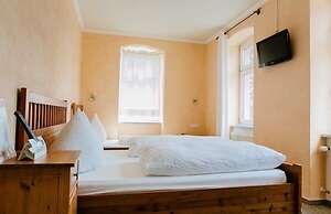 Landhotel Airport Inn
