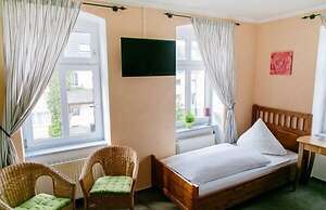 Landhotel Airport Inn
