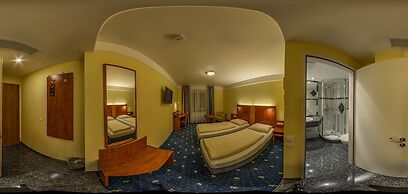Hotel Astro