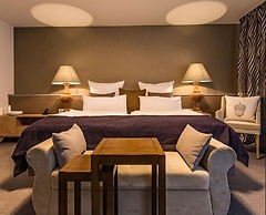 Marina Hotel