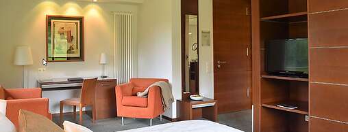 Marina Hotel
