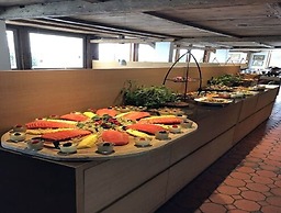Marina Hotel