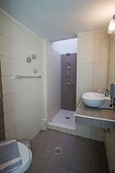 Colosseo Studios & Apartments