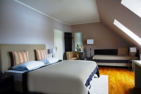 Alcedo Hotel